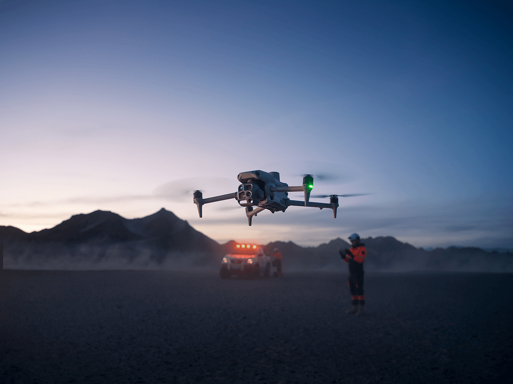 Квадрокоптер DJI Matrice 4T з тепловізором і телеоб’єктивами